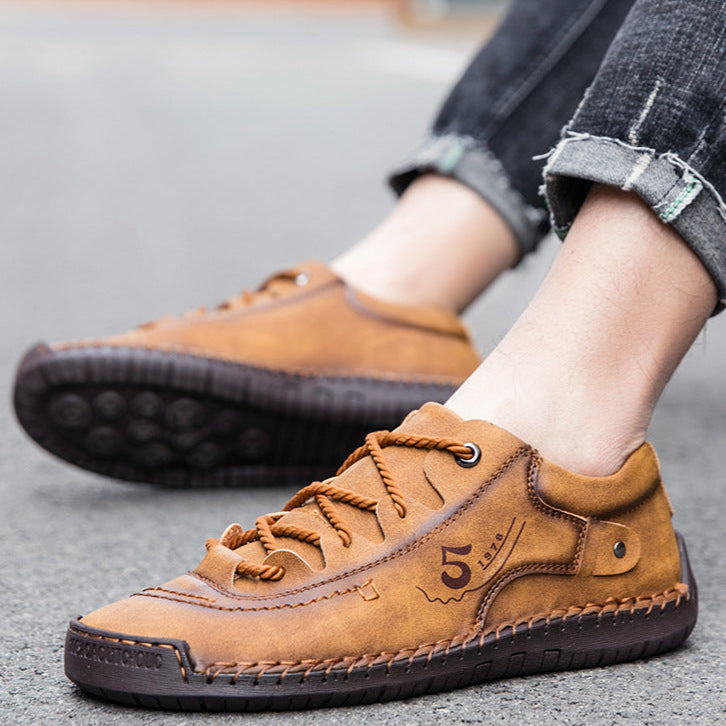 【⏰Último dia com 50% de desconto - não perca!】🔥 Sapatos ortopédicos confortáveis👞 Design ergonómico com suporte de arco para caminhar sem dor ✅ Costurado à mão com pele de bovino